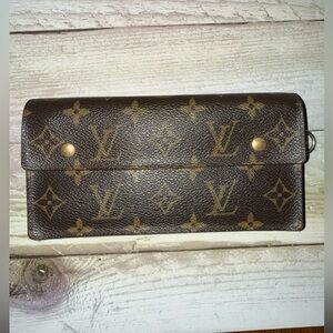 Louis Vuitton Monogram Portefeuille Accordion Long Wallet.